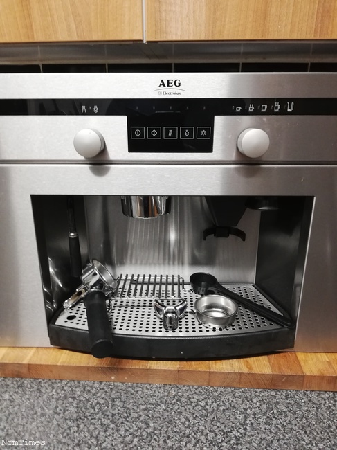 electrolux built in coffee machine